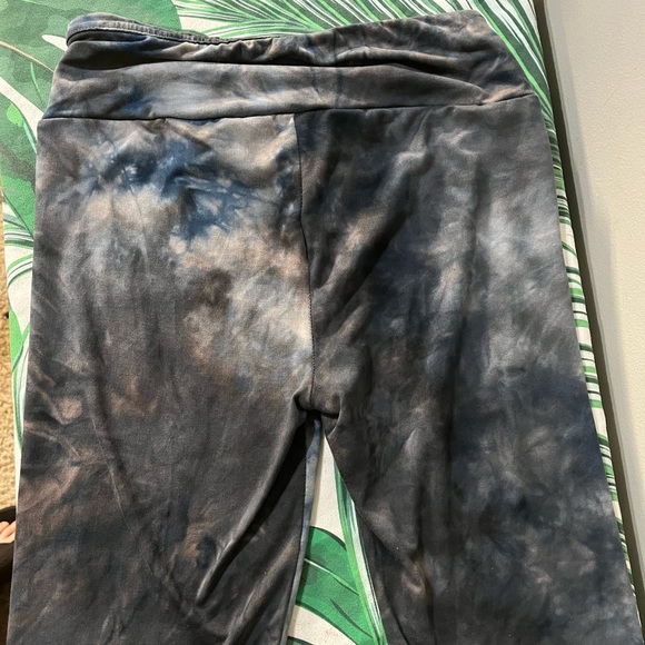 Tye dye biker shorts size small super soft material - Picture 2 of 4